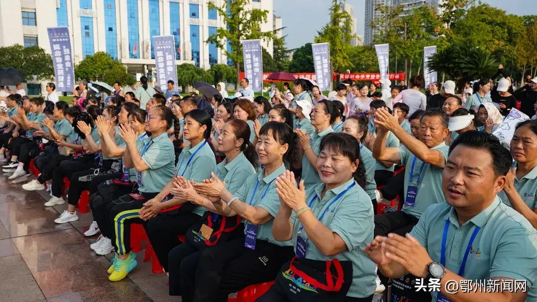 2024澳门免费资料，2024年08月17日热火朝天！鄂州人家门口 “赶大集”_经典答案落实w9wt63-图7