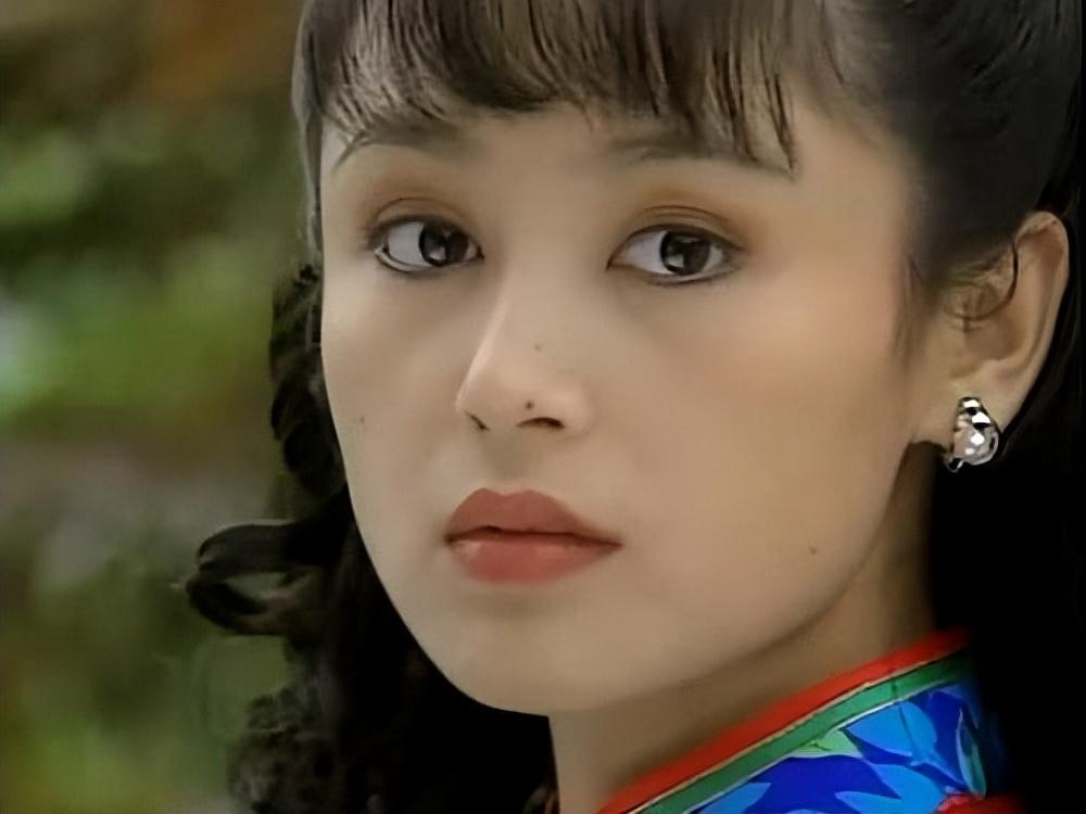 原来她已消失30年！比陈红还美差点演林黛玉，被誉为大陆第一美人-图12