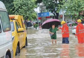 广州多区突降暴雨，他们这样保障交通-图2