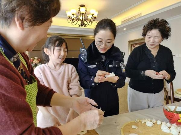 扎根社区十三年，这位民警成为了豫园地区的一张服务名片-图2